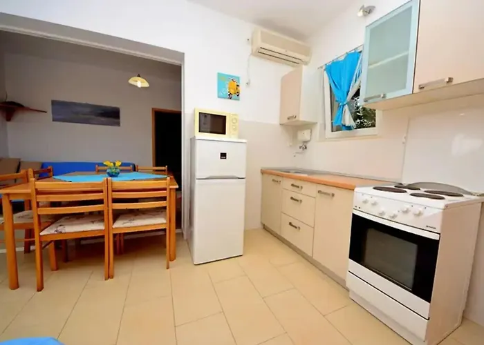 Vikendica Coastal Breeze House *