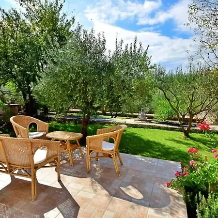 Coastal Breeze House Sumartin